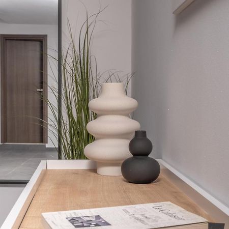 Zen Central Luxury Apartment كاندية المظهر الخارجي الصورة