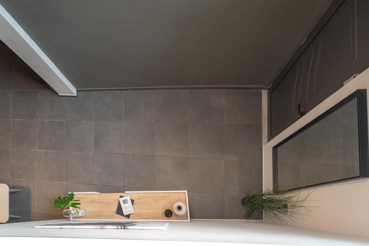 Zen Central Luxury Apartment كاندية المظهر الخارجي الصورة