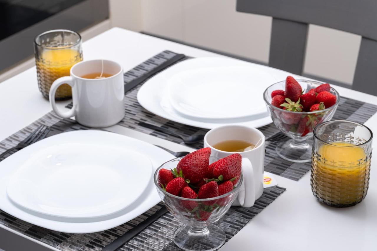 Zen Central Luxury Apartment كاندية المظهر الخارجي الصورة